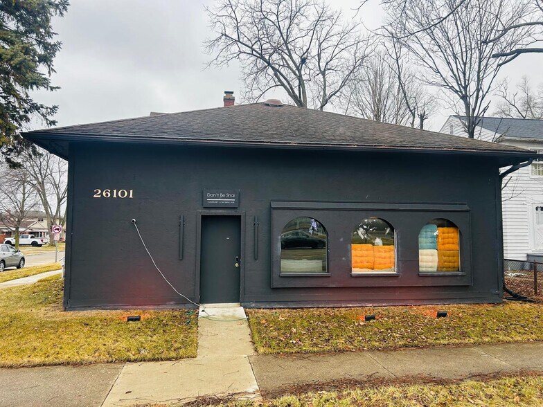 More Photos Of 26101 W Warren St, Dearborn Heights Flex For Lease