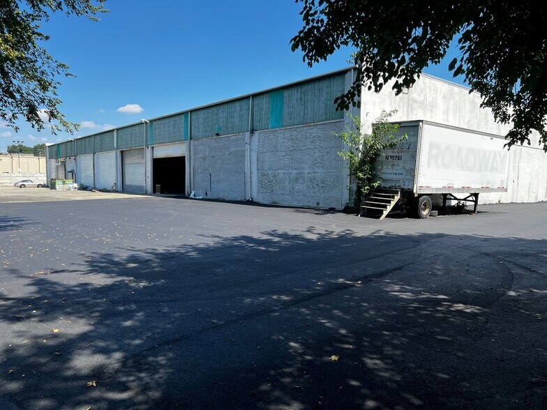 More Photos Of 55 S Jefferson St, Orange Warehouse For Sale
