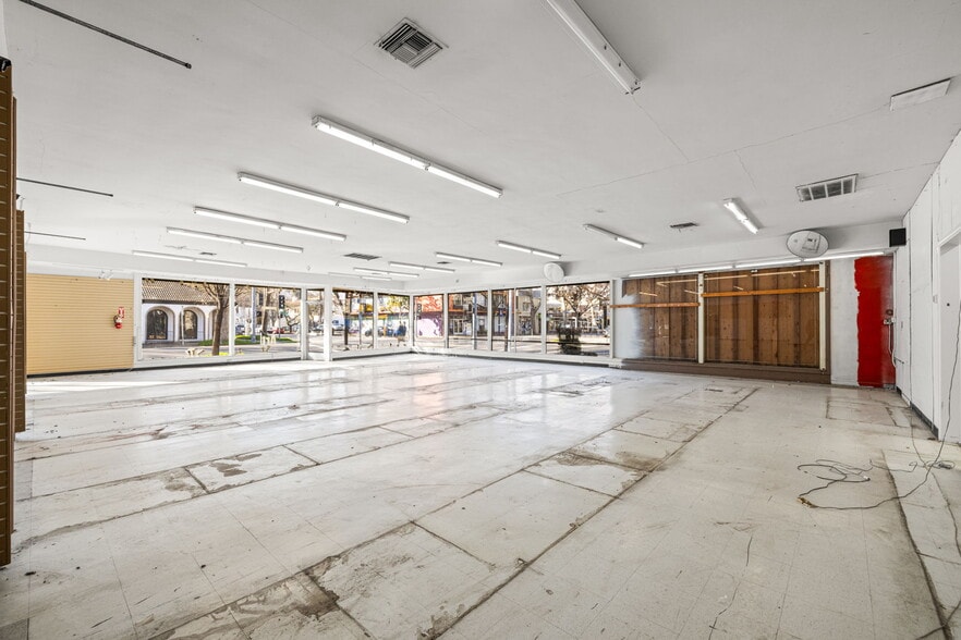 More Photos Of 2601 J St, Sacramento Freestanding For Lease