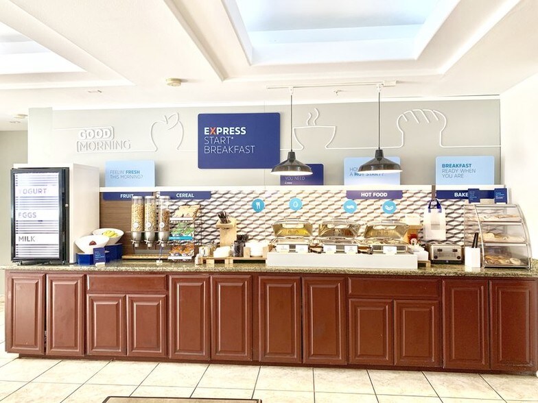 More Photos Of 2965 E Main St, Alice Hotel For Sale