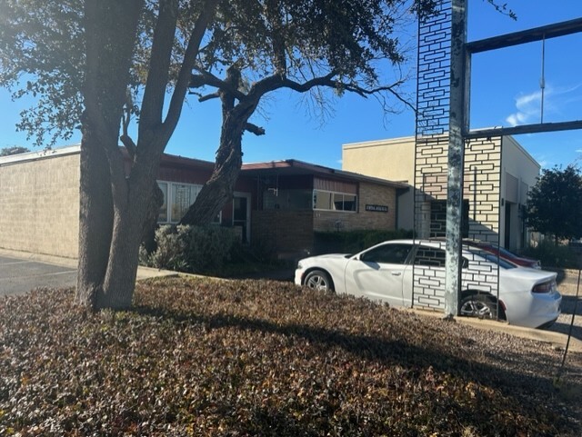 Primary Photo Of 515 W Beauregard Ave, San Angelo Medical For Sale