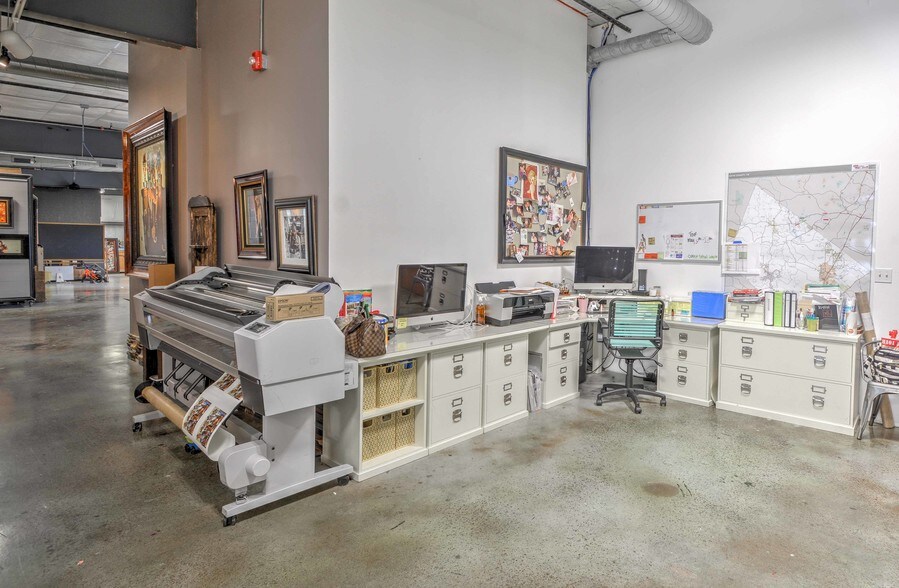 More Photos Of 11210 W Highway 290, Austin Manufacturing For Lease