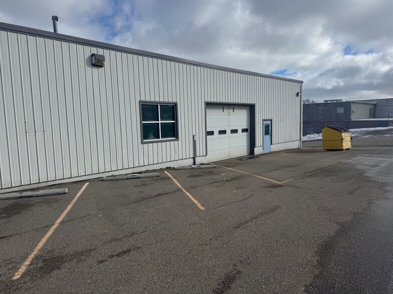 More Photos Of 700 Northgate Mile, Idaho Falls Auto Dealership For Lease
