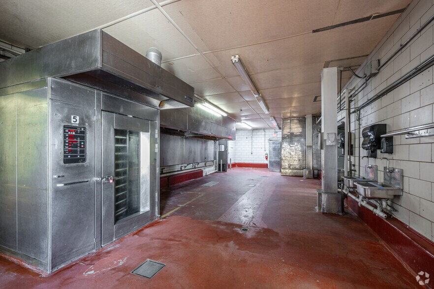 More Photos Of 4260 Old River Rd, Schiller Park Food Processing For Lease