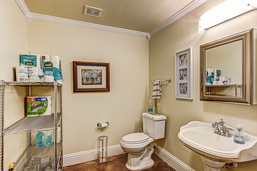 More Photos Of 1334 Walnut St, Jacksonville Office For Lease