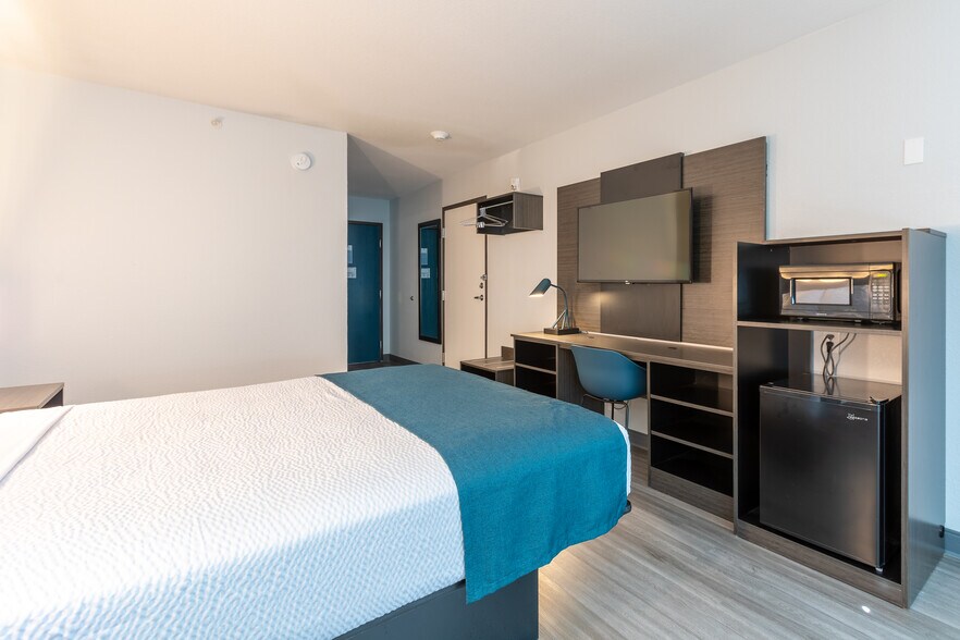 More Photos Of 65 S Grand Ave, Fort Lupton Hotel For Sale