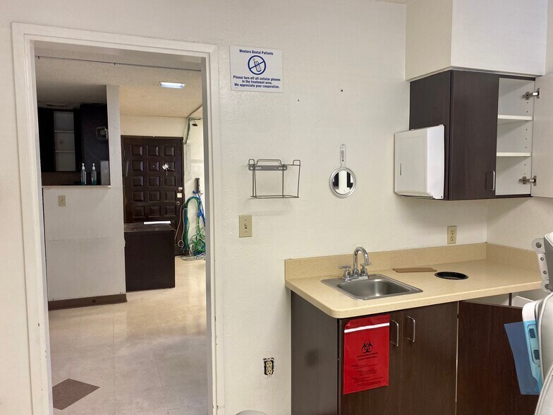More Photos Of 1355 Florin Rd, Sacramento Medical For Lease