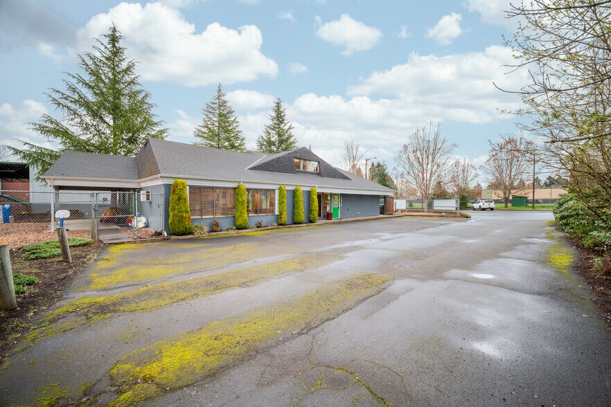 More Photos Of 12975 SW Grant St, Tigard Daycare Center For Sale