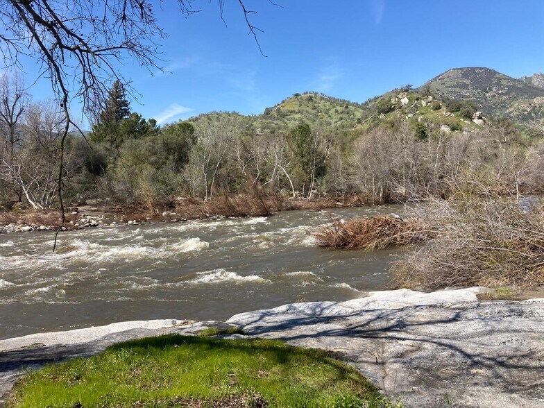 More Photos Of 42975 Sierra Dr, Three Rivers Hotel For Sale