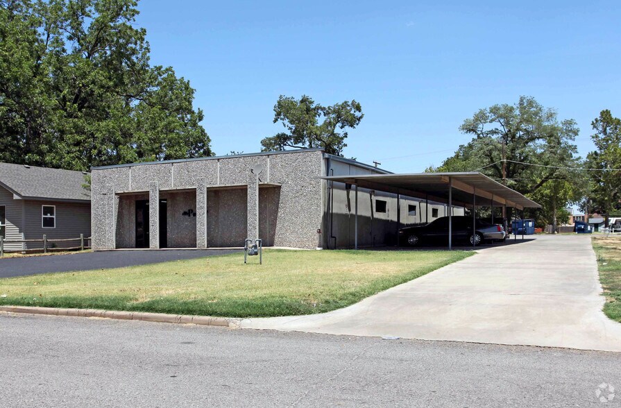 Primary Photo Of 420 W Dakota Ave, Chickasha Office For Sale
