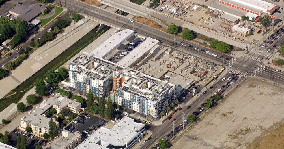 Primary Photo Of 6801 Canoga Ave, Canoga Park Apartments For Sale
