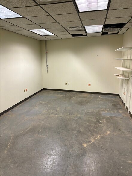 More Photos Of 14 Morris Ave, Mountain Lakes Flex For Sale