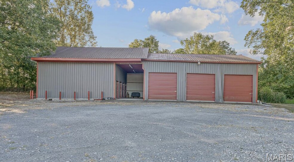 More Photos Of 510 N Walnut St, Steele General Retail For Sale