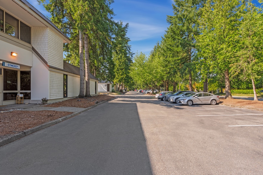 More Photos Of 4002-4014 148th Ave NE, Redmond Unknown For Lease