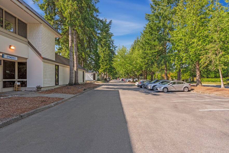 More Photos Of 4002-4014 148th Ave NE, Redmond Unknown For Lease