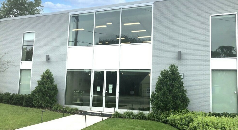 Primary Photo Of 721 Dundee Ave, Elgin Office For Lease