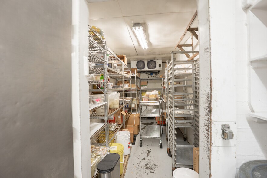 More Photos Of 545 Shoshone St S, Twin Falls Restaurant For Sale