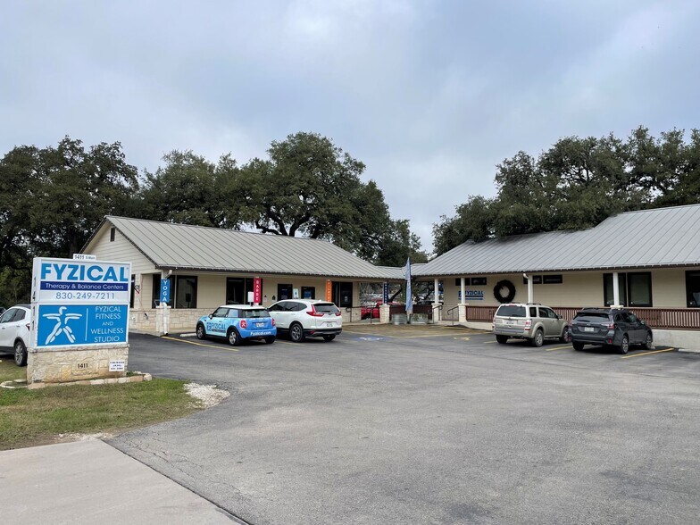 More Photos Of 1411 S Main St, Boerne Office For Lease