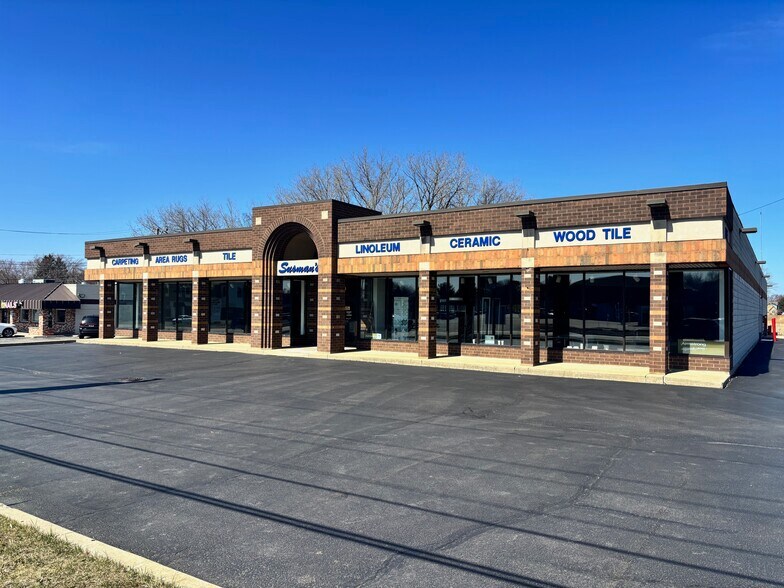 More Photos Of 3500 Grand Ave, Gurnee Storefront For Sale