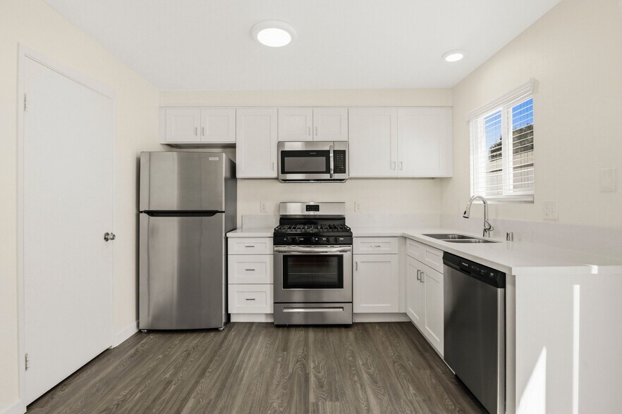 More Photos Of 6752-6770 Solita Ave, San Diego Apartments For Sale