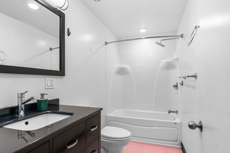 More Photos Of 123 Court St, Binghamton Apartments For Sale