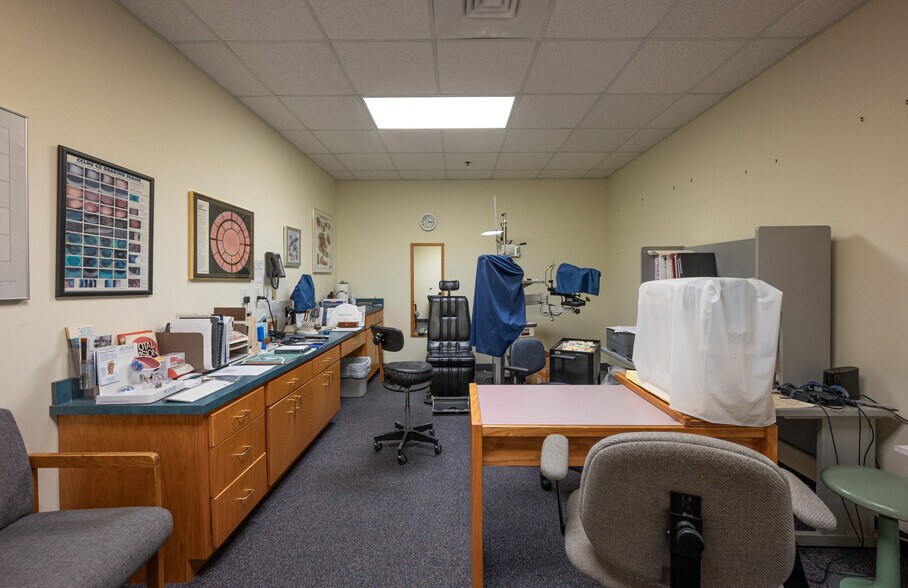 More Photos Of 610 Jones Ferry Rd, Carrboro Medical For Sale