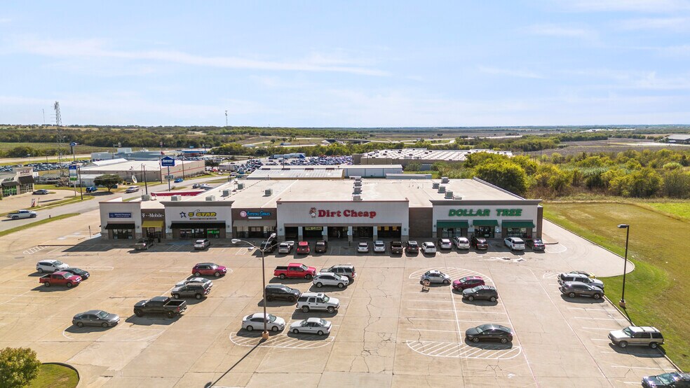 More Photos Of 1320 Corsicana Hwy, Hillsboro General Retail For Lease