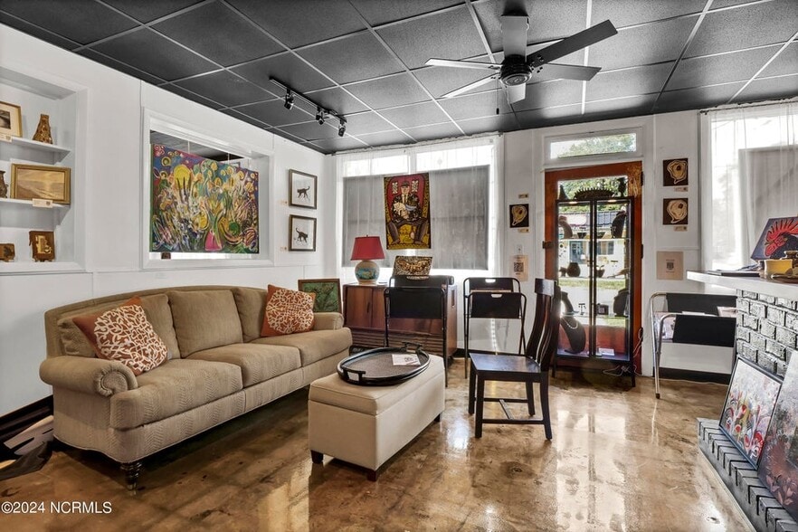 More Photos Of 1120 Princess St, Wilmington Storefront For Sale