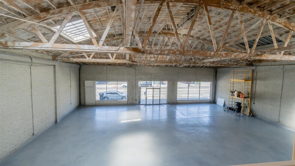 More Photos Of 612 S La Brea Ave, Los Angeles Storefront For Lease