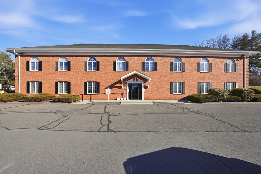 More Photos Of 1050 Sullivan Ave, South Windsor Medical For Sale