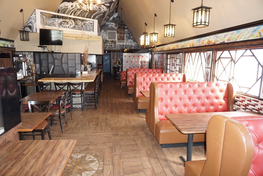 More Photos Of 5800 34th St N, Saint Petersburg Restaurant For Sale