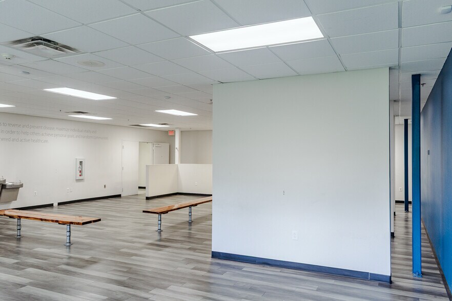 More Photos Of 1707 Alpine Dr, Columbia Storefront Retail Office For Lease