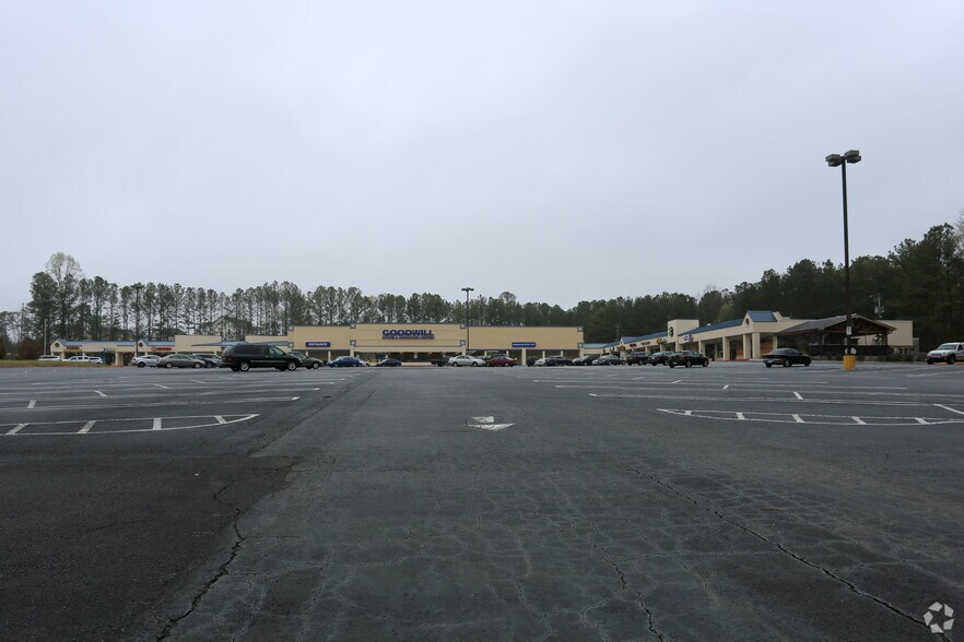 More Photos Of 2421-2423 Shallowford Rd, Marietta Unknown For Lease
