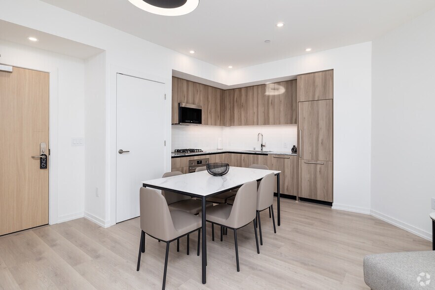 More Photos Of 6933 Santa Monica Blvd, Los Angeles Apartments For Lease