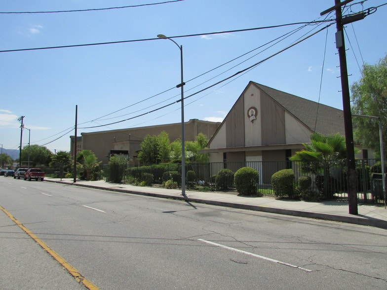 Primary Photo Of 11134 Saticoy St, Sun Valley Religious Facility For Lease