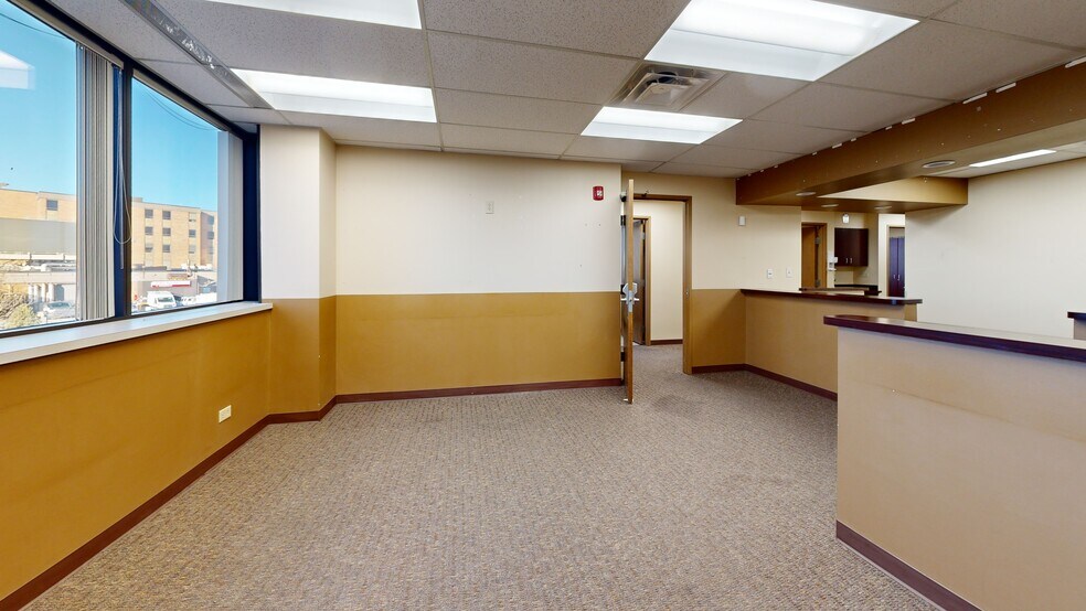 Primary Photo Of 1550 S Potomac St, Aurora Medical For Lease