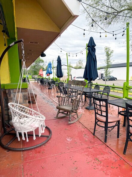 More Photos Of 1061 Reading Rd, Mason Restaurant For Sale