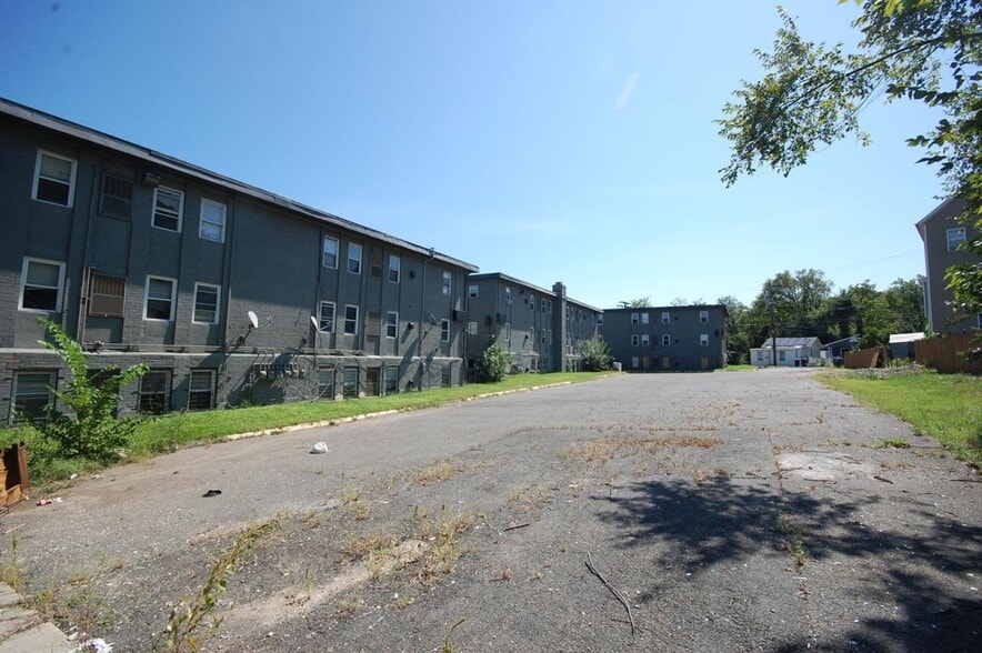 More Photos Of 4559-4569 Benning Rd SE, Washington Apartments For Sale