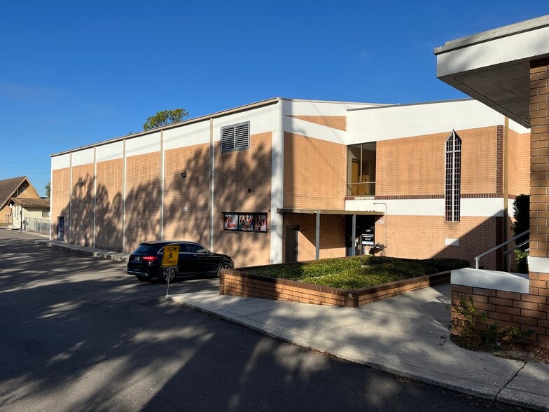 Primary Photo Of 6612 Arlington Expy, Jacksonville Schools For Lease