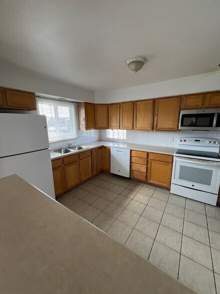 More Photos Of 3698 N Glencoe St, Denver Apartments For Sale