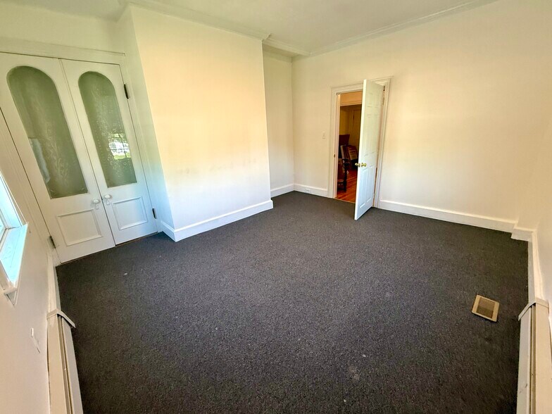 More Photos Of 630 Broad St, Shrewsbury Office For Sale