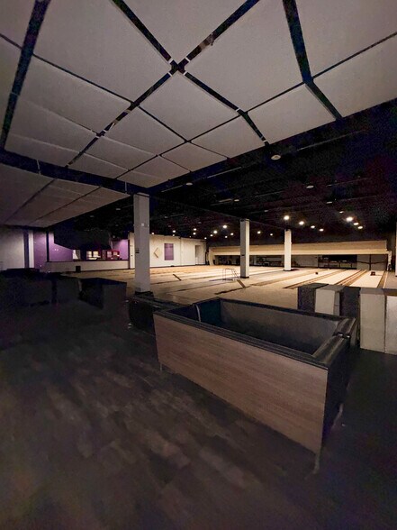 More Photos Of 5112 W Expressway 83, McAllen Bowling Alley For Sale