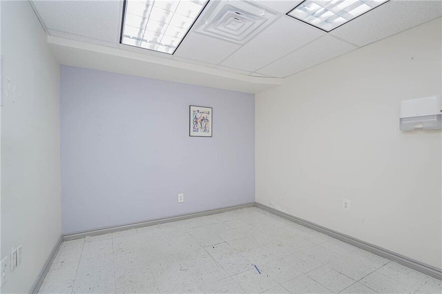 More Photos Of 3041 Avenue U, Brooklyn Medical For Sale