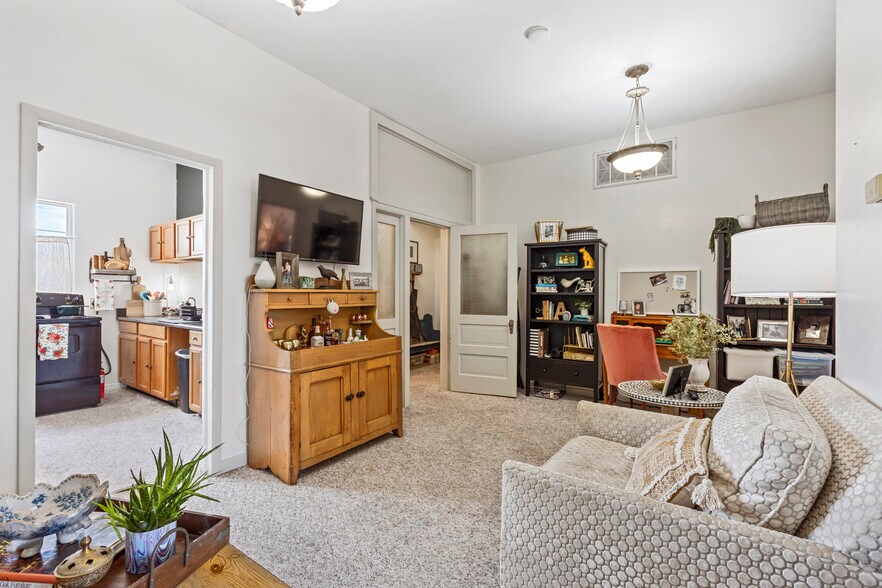 More Photos Of 210 E Grand Ave, Ponca City Office For Sale