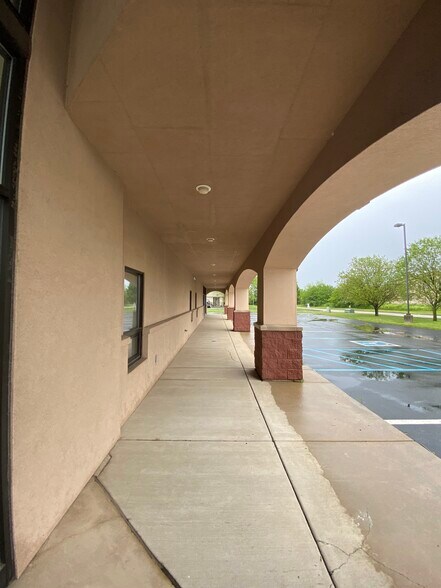More Photos Of 2801 Bertholet Blvd, Valparaiso Office For Sale