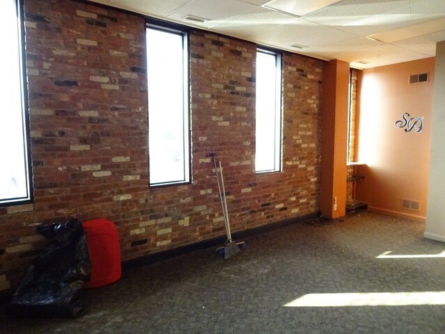 More Photos Of 3185-3199 Delaware Ave, Buffalo Storefront Retail Office For Lease