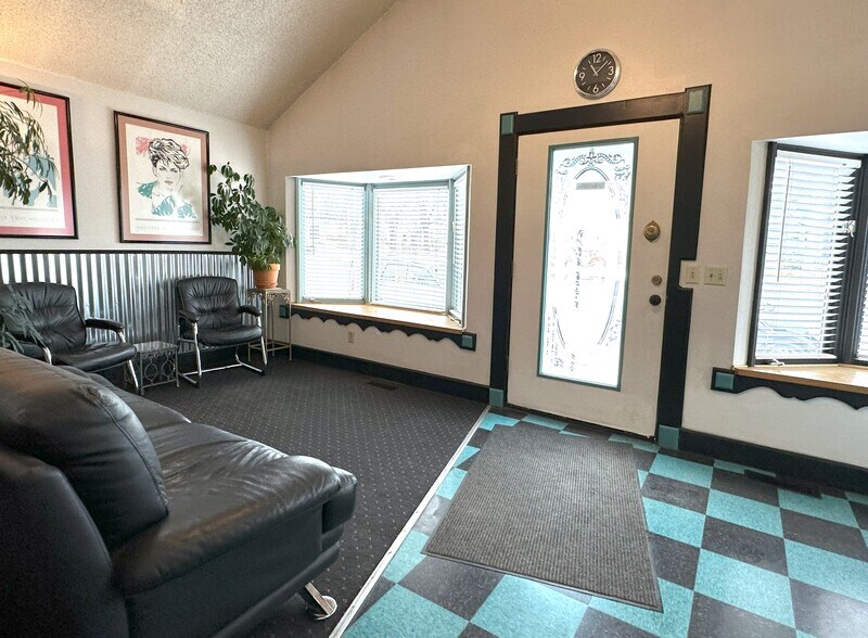 More Photos Of 1809 W Colorado Ave, Colorado Springs Freestanding For Sale