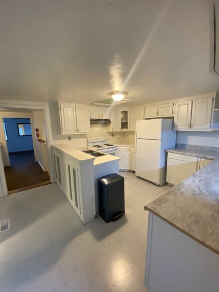 More Photos Of 801 Butler St, Chesapeake Light Manufacturing For Sale