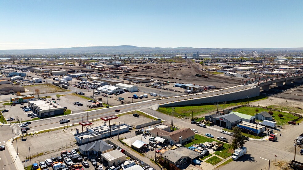More Photos Of 1211 E Lewis St, Pasco Convenience Store For Sale