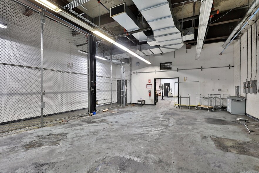 More Photos Of 16 Harrison Ave, Yonkers Warehouse For Lease